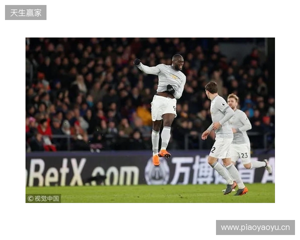 记者:18岁前锋莱西未入选曼联本场名单,阿莫林决定征召舍什科